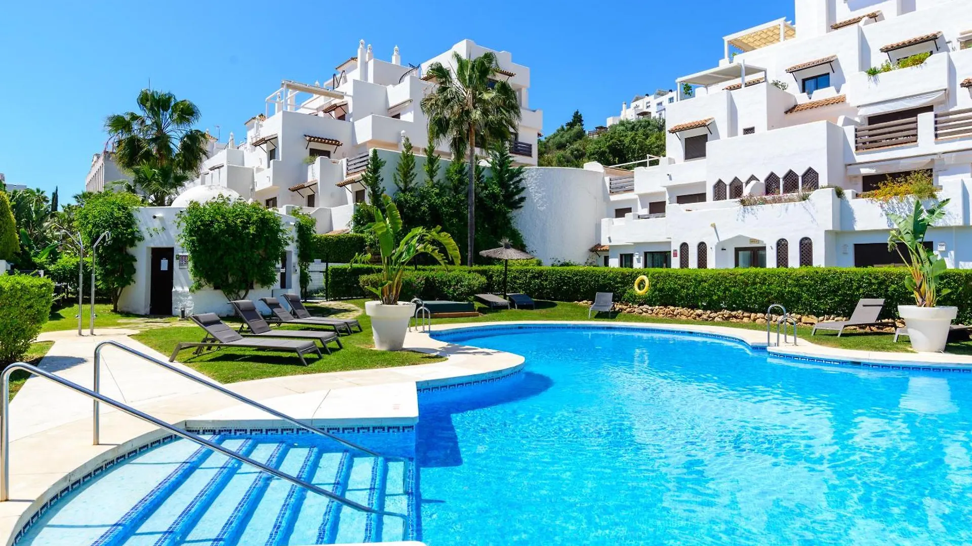 مبيت وإفطار إِستيبونا Golf Hills إسبانيا